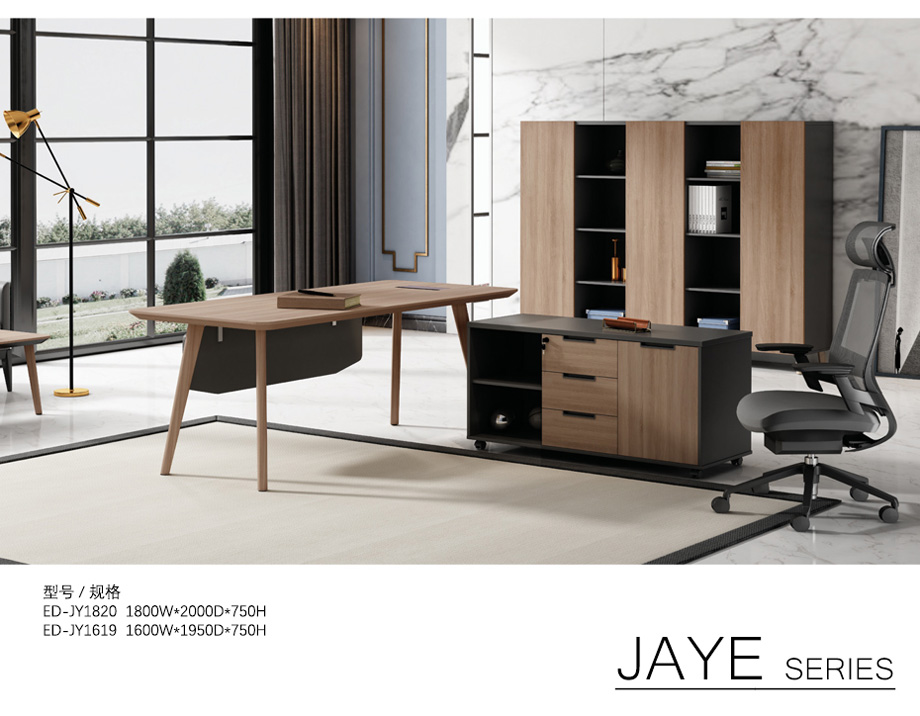 ���s���_