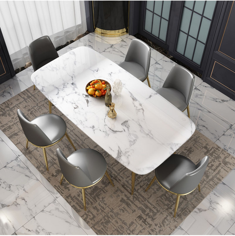 ���W����