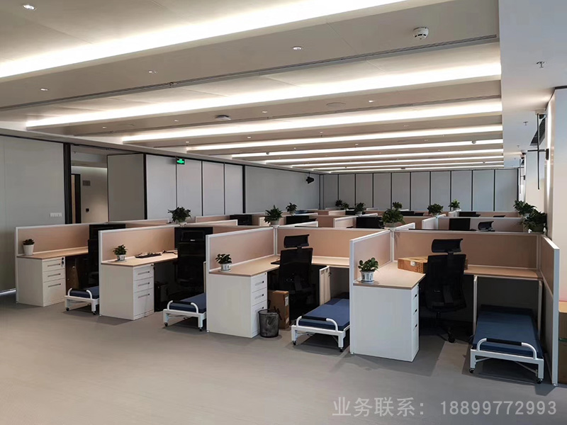 �������L��λ